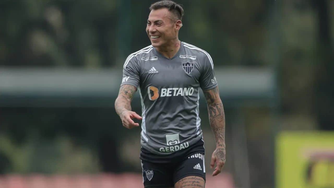 Análise de Eduardo Vargas e rejeição a CBF agitam notícias do Grêmio