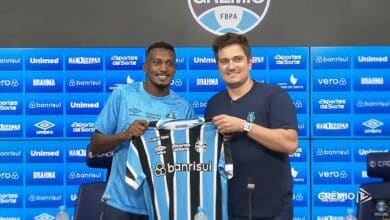 41? Edenilson é apresentado no Grêmio e número da camisa do jogador surpreende