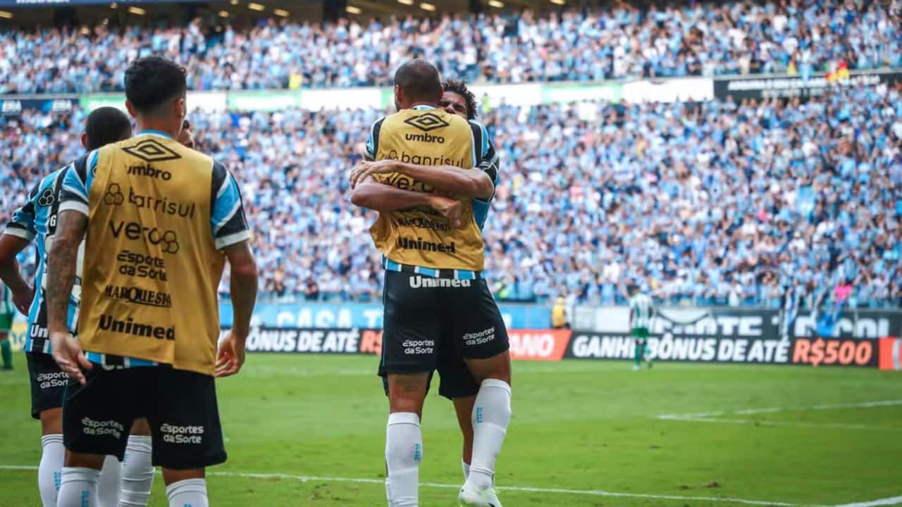 Diego Costa está fora de Estudiantes x Grêmio e torcida se preocupa com titular