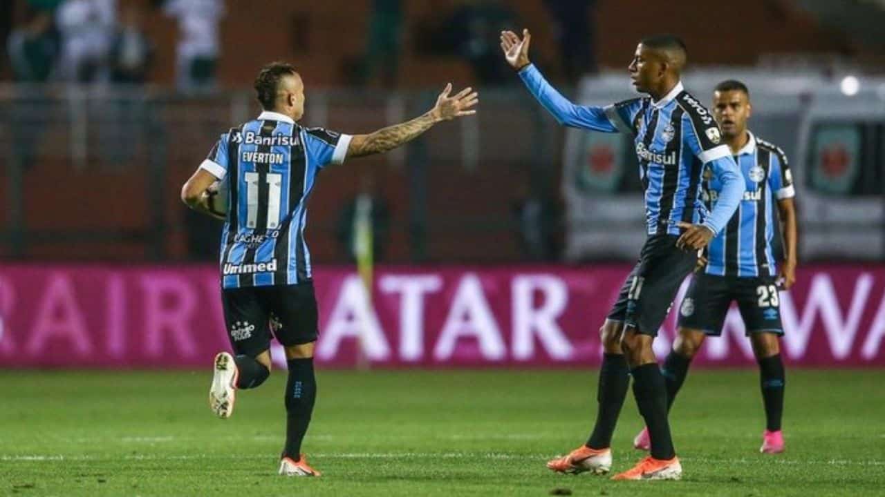 Em 2019, Grêmio viveu momento parecido na Libertadores e conseguiu a classificação