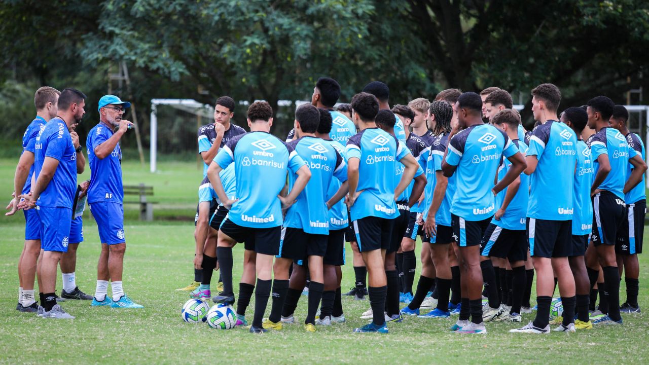 Estreia no Brasileirão: Confira a escalação do Grêmio para enfrentar o Botafogo