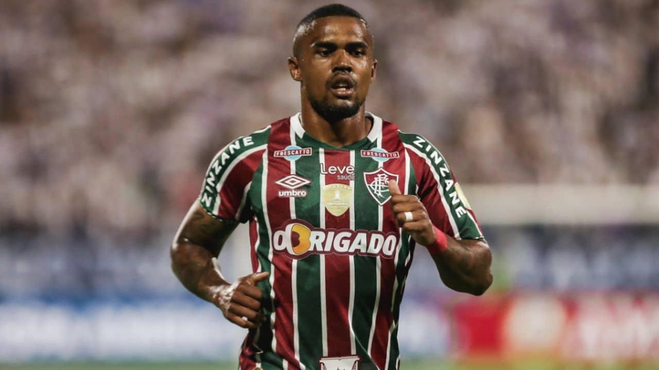 Ex-Grêmio estreia na Libertadores com assistência e salva Fluminense