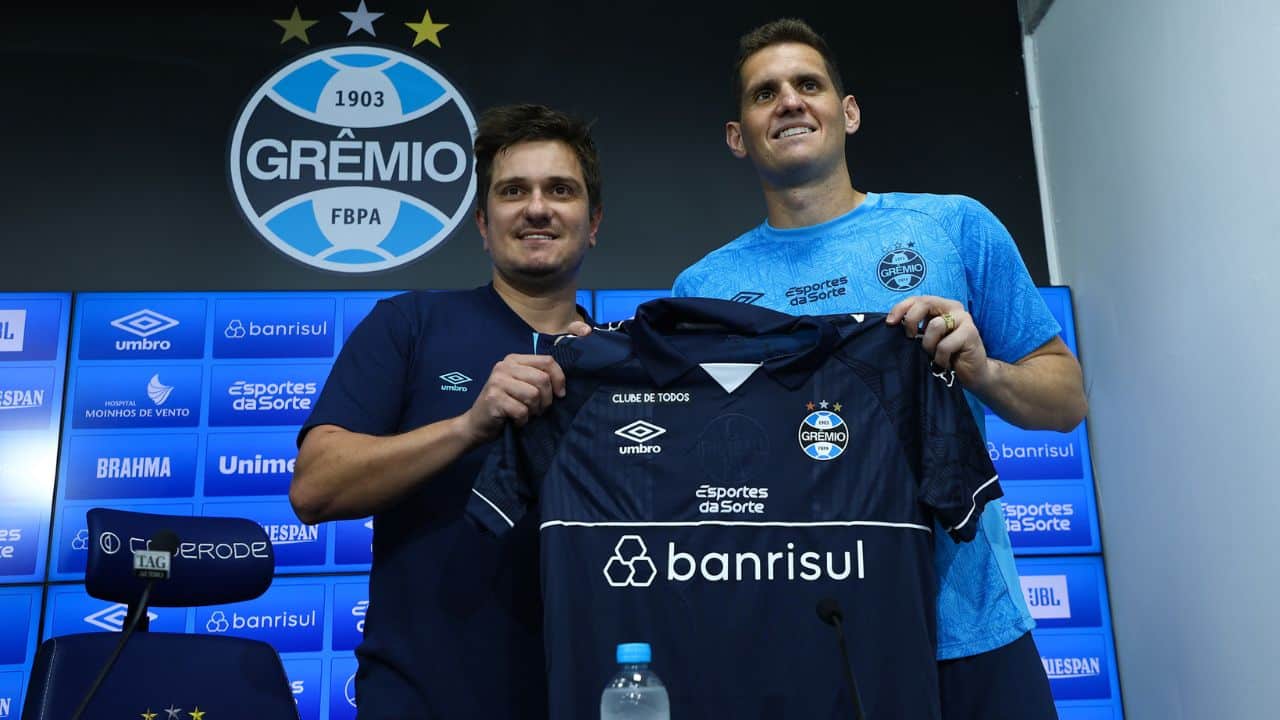 Rafael Cabral bate no peito e revela qual a motivação para jogar no Grêmio