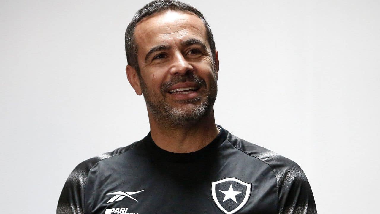 Rival do Grêmio na Libertadores, Botafogo anuncia novo treinador