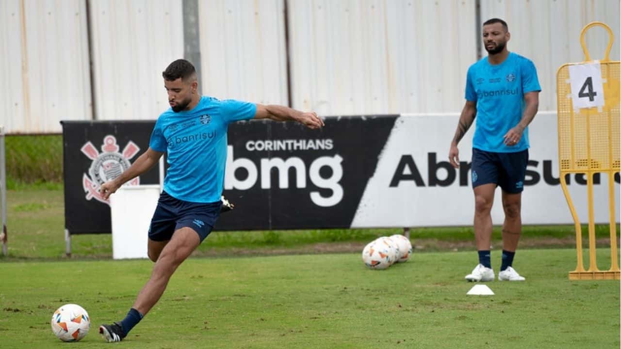 Treino com bola - Pepe e JP Galvao Grêmio