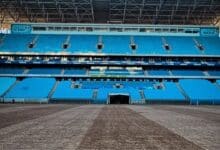 Gramado da Arena do Grêmio em tratamento pós enchente