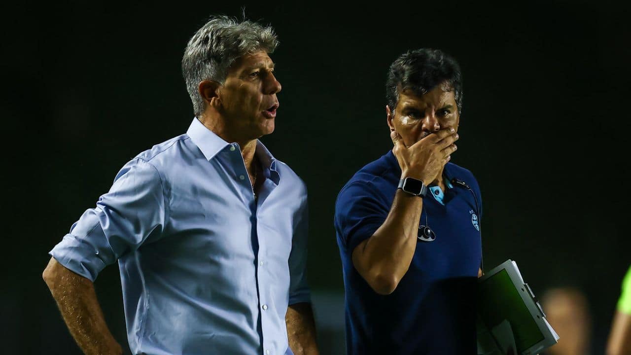 Comentarista mostra simples mudança que Renato Portaluppi pode fazer no time do Grêmio