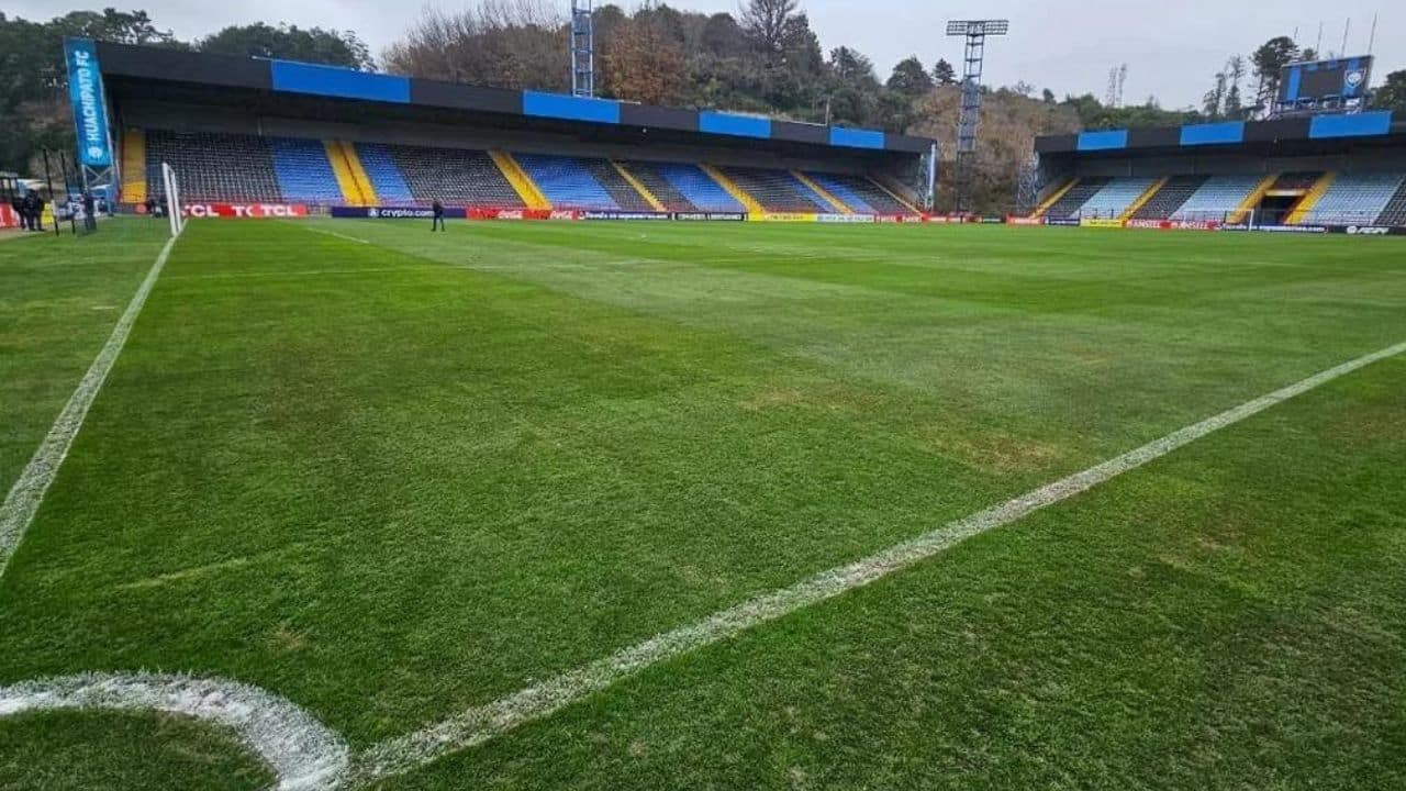 Gramado do Estádio CAP para Huachipato x Grêmio