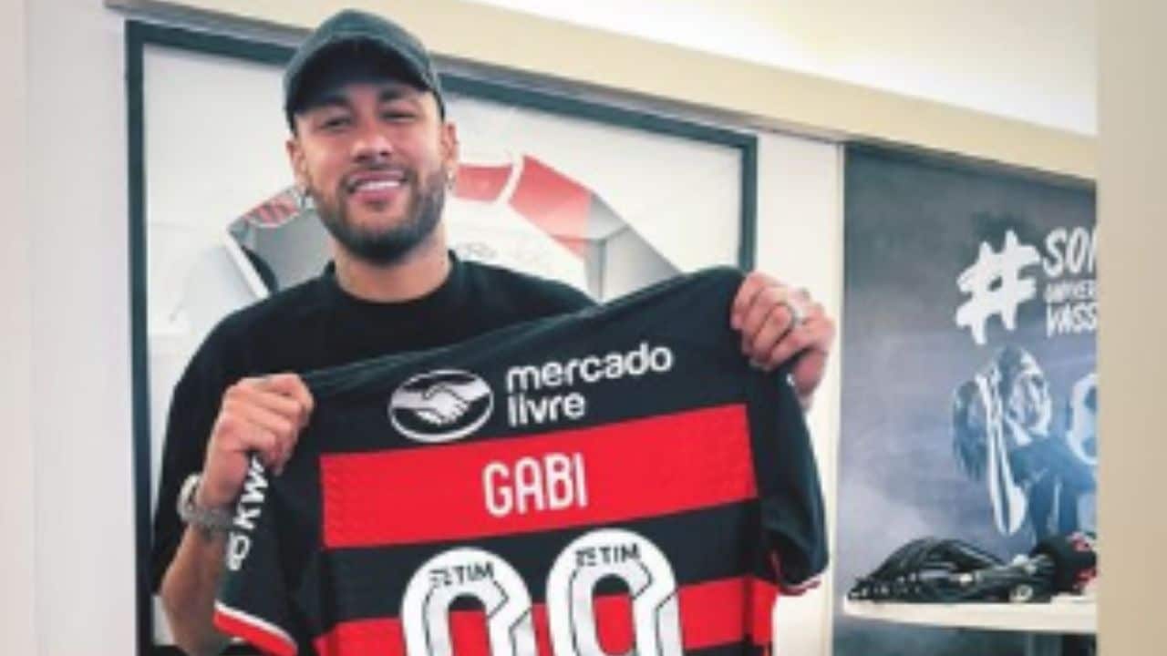 Neymar  esteve no maracanã para assistir Flamengo x Grêmio 