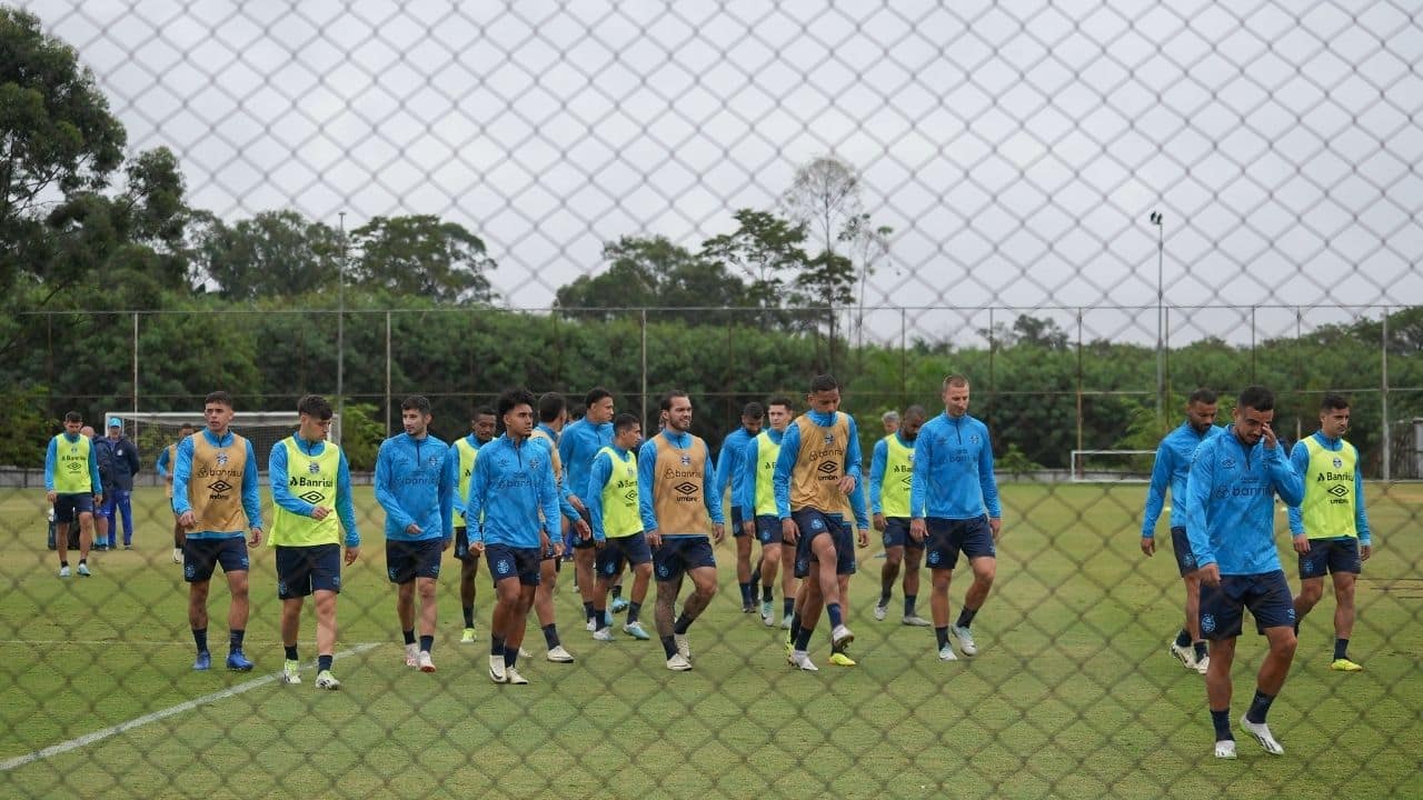 Jogadores do Grêmio treino em SP