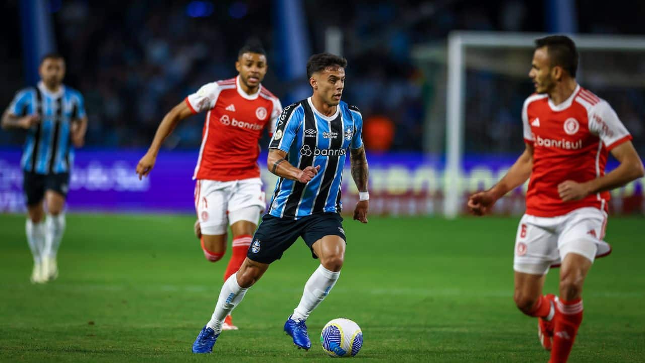 Torcida perde a paciência com meio-campista do Grêmio: "sem sangue"