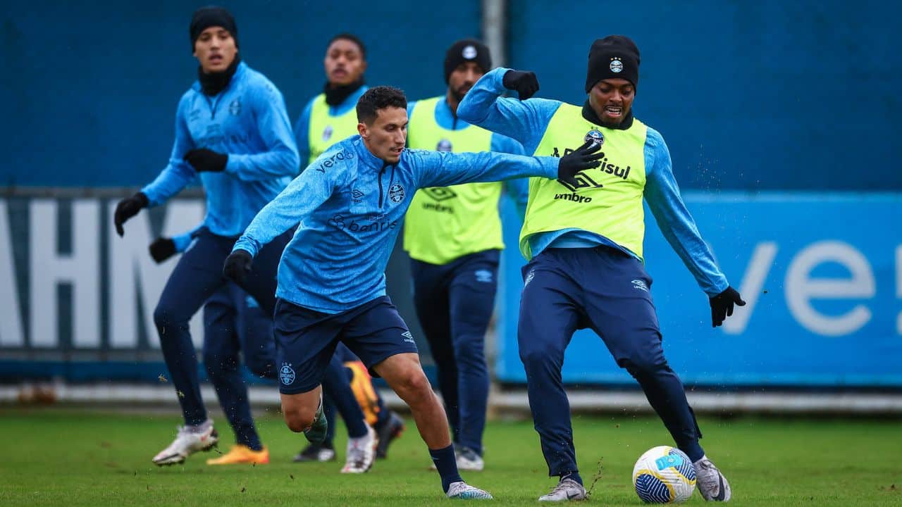 Bastidores do treino do Grêmio após empate contra o Palmeiras