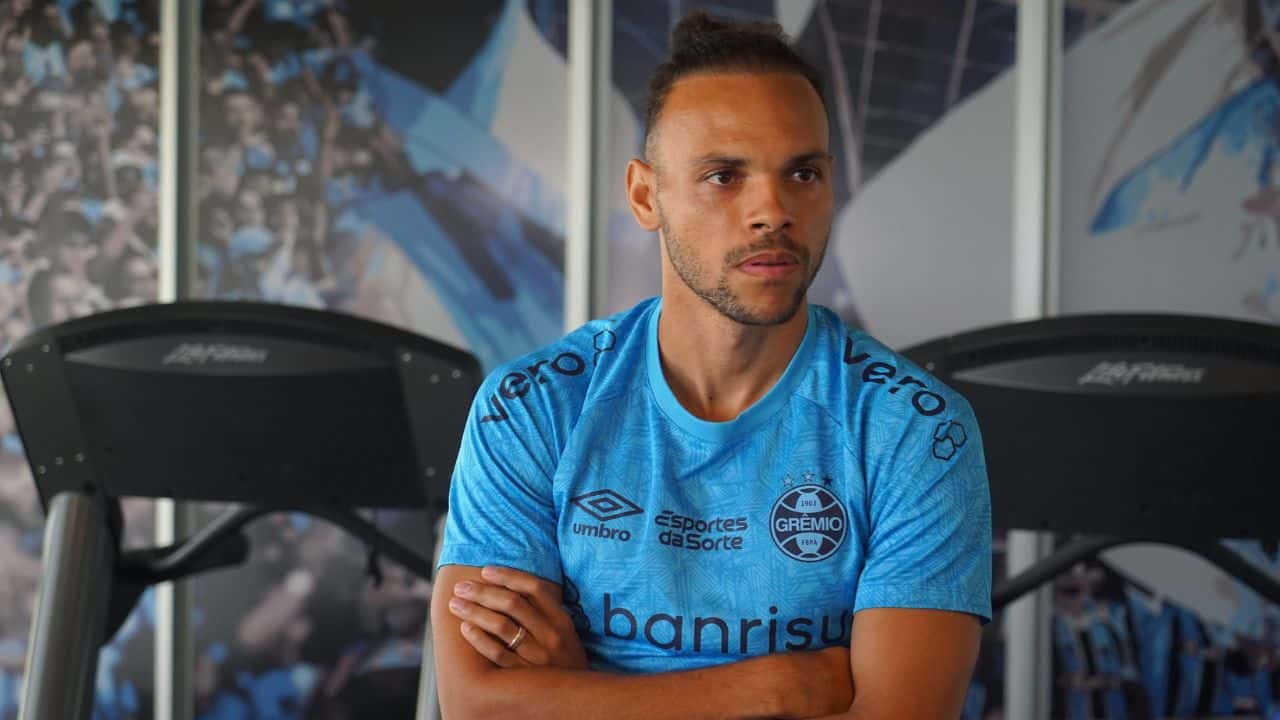 Braithwaite concede entrevista e revela objetivos com o Grêmio