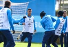 Jogadores Grêmio em treinamento