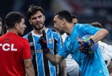 Arbitragem Corinthians x Grêmio Marchesin e Nathan Pescador