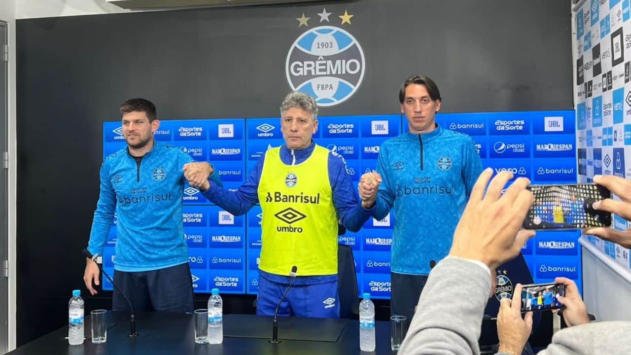 Renato, Geromel e Kannemann falaram em coletiva de imprensa Grêmio