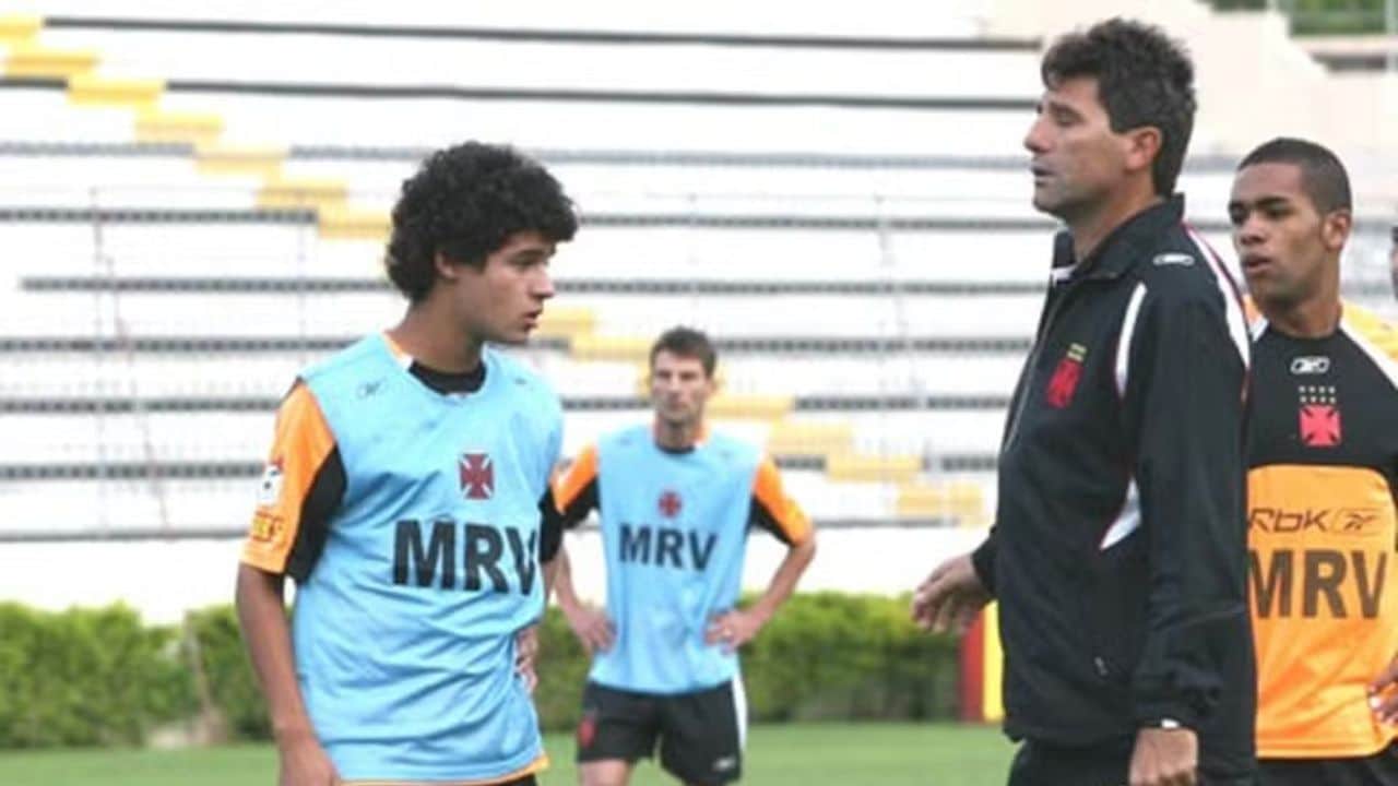 Renato Portaluppi treinando Coutinho no Vasco