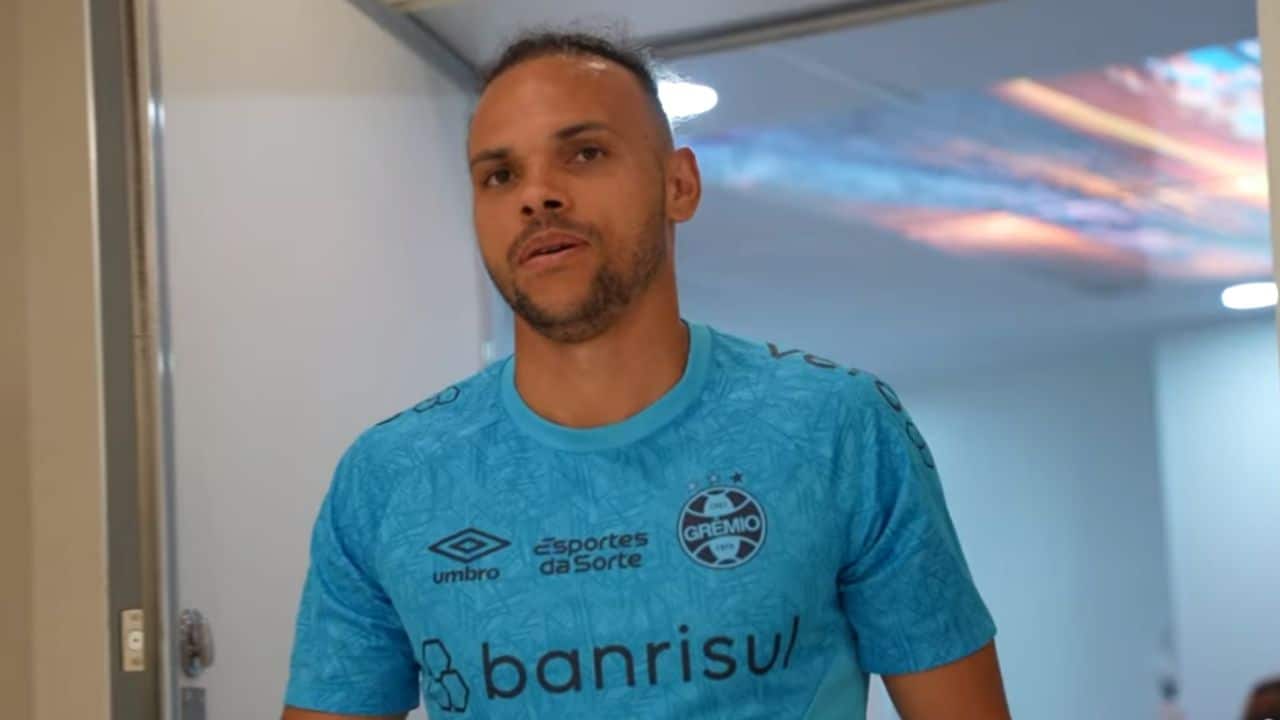 Video: Os primeiros dias de Braithwaite no CT do Grêmio