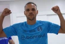 Video: Os primeiros dias de Braithwaite no CT do Grêmio