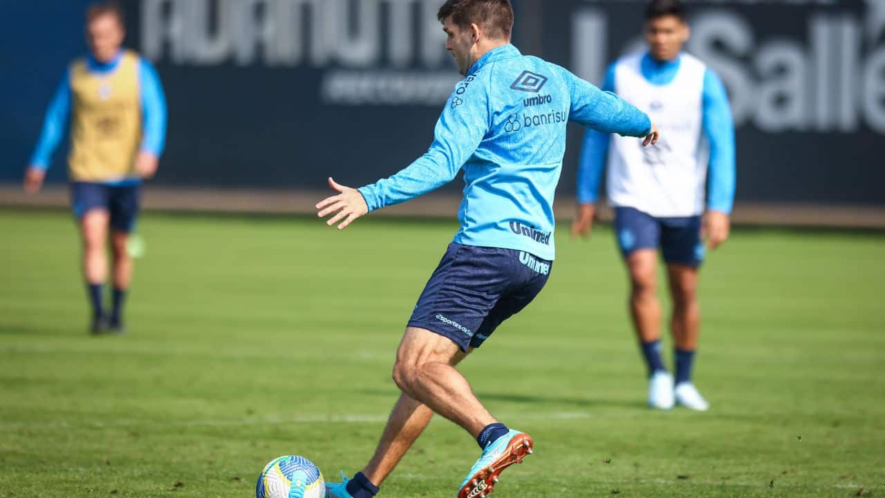 Kannemann novidade Grêmio treino