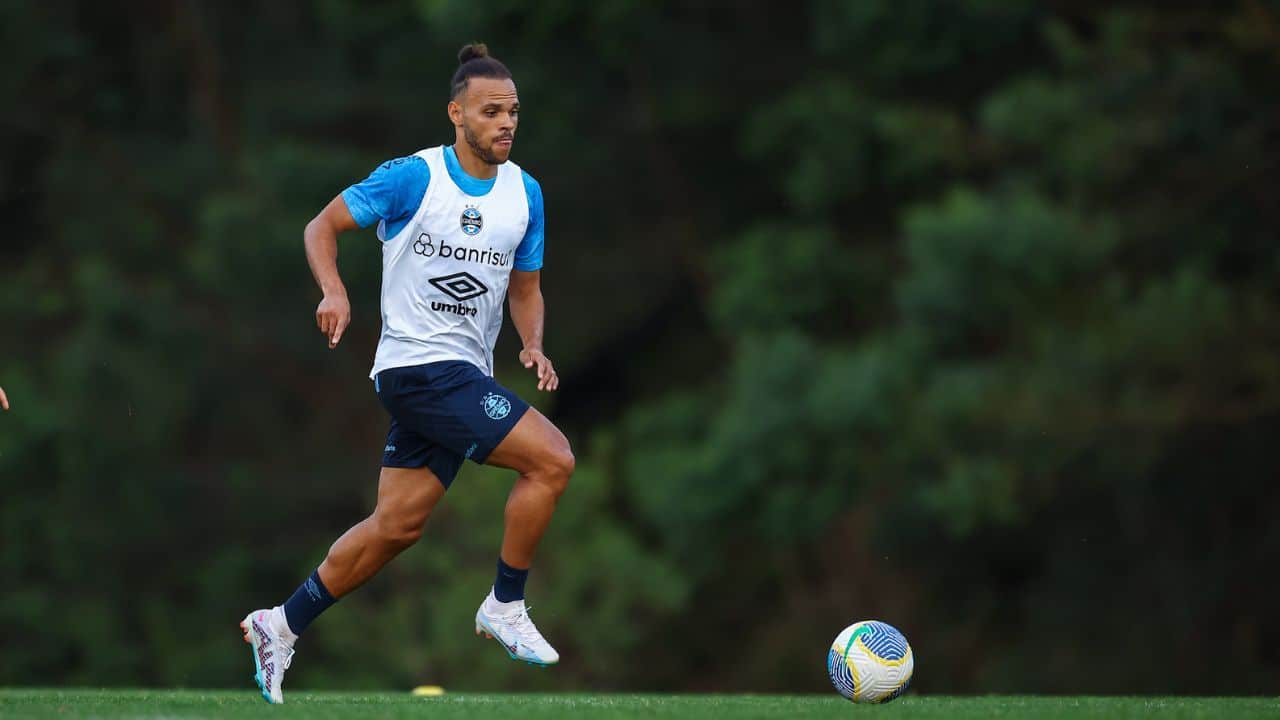 Braithwaite treino Grêmio hoje