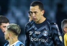 Após eliminar o Grêmio, goleiro do Corinthians brilha novamente e gera comparações com Marchesín