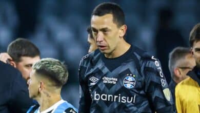 Após eliminar o Grêmio, goleiro do Corinthians brilha novamente e gera comparações com Marchesín