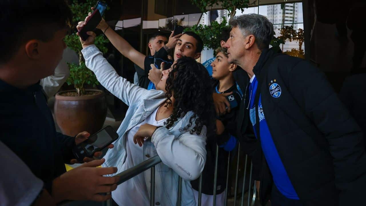 Grêmio hoje: atleta ausente no desembarque para partida no Rio de Janeiro