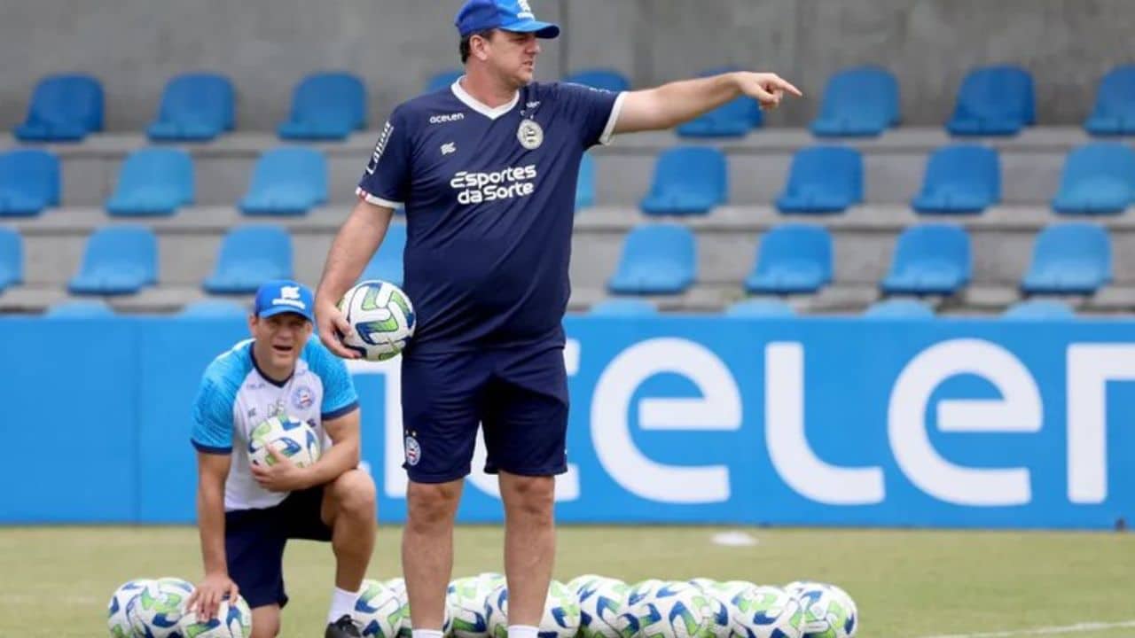 Treino de Rogério Ceni é reforçado para partida contra o Grêmio