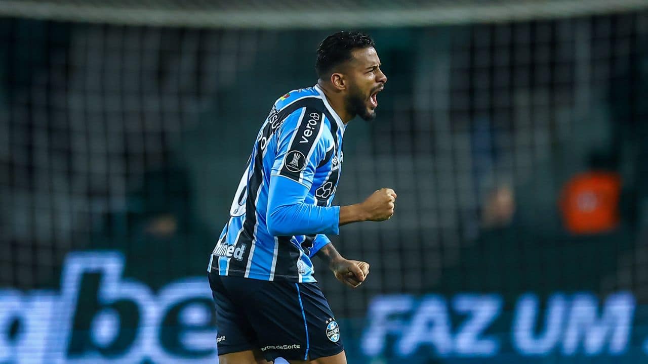 Grêmio aparece 3x em lista de jogadores mais chatos Brasileirão