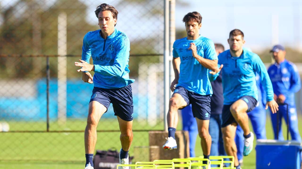 Renato pode os mudar planos para a zaga do Grêmio diante Juventude