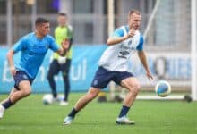 Rodrigo Ely e Monsalve em treino do Grêmio