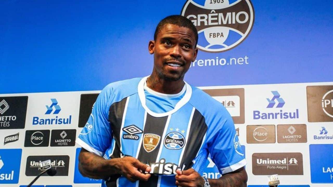 Ex-Grêmio se aventura em carreira diferente e inusitada. Confira!