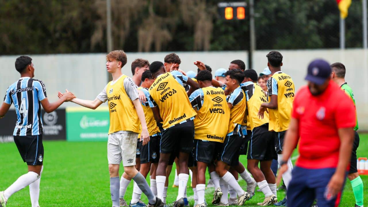Grêmio conquista título do Campeonato Gaúcho Sub-15 de forma espetacular.