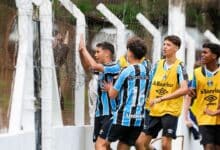 Grêmio comemora gol do Gauchão Sub-15