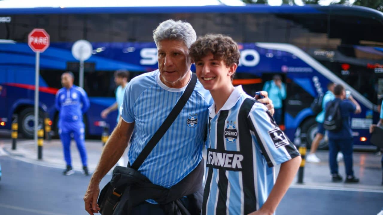 Mesmo suspenso, Renato está em Brasília para acompanhar o Grêmio