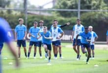 Veja como foi o treinamento do Grêmio hoje e as novas dúvidas de Renato