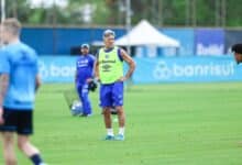 Renato em treino do Grêmio com Igor Serrote e Du Queiroz