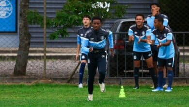 Com Gabriel Mec, base do últimas do Grêmio se prepara para jogo eliminatório pelo Gauchão