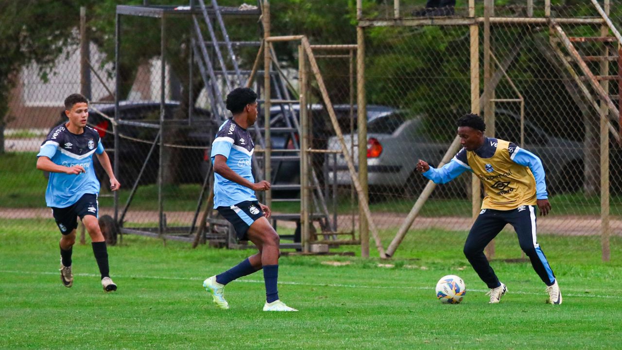 Com Gabriel Mec, base do Grêmio se prepara para jogo eliminatório pelo Gauchão