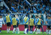 Comentarista crava e torcida fica de olho "Grêmio não cai"