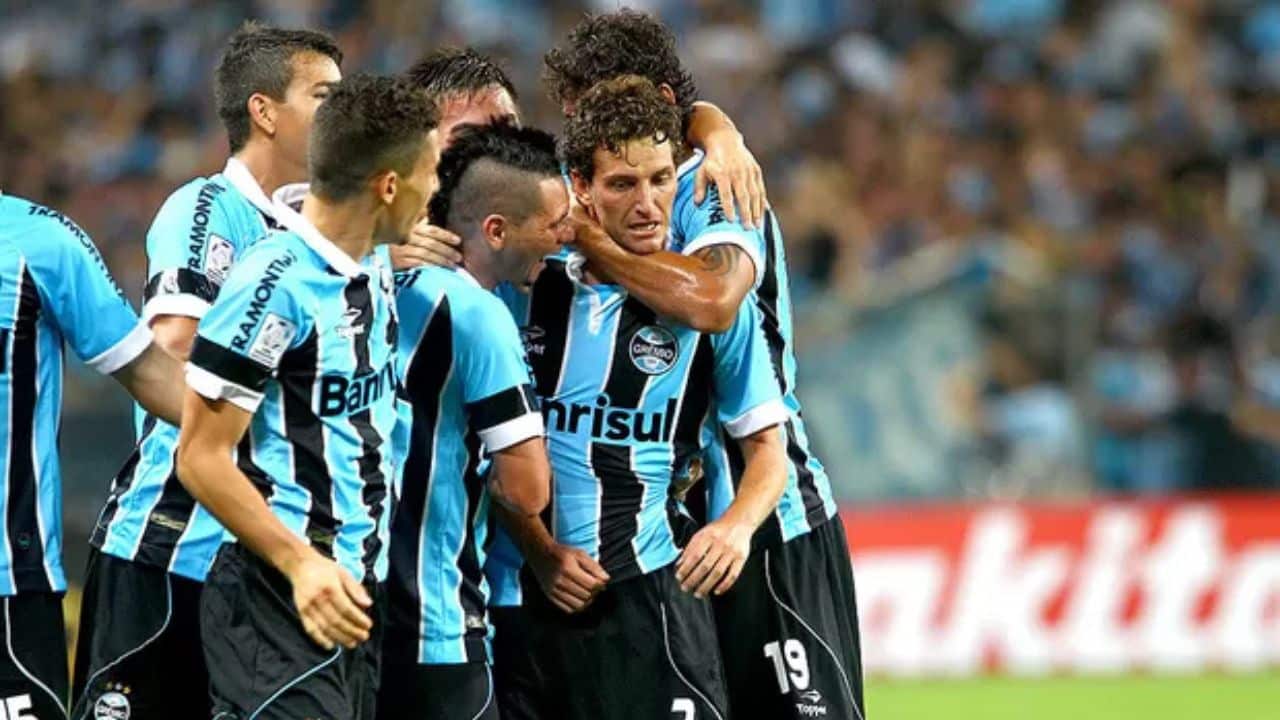 Ex-gremio e seleção: atacante assina com clube para Gauchão 2025.
