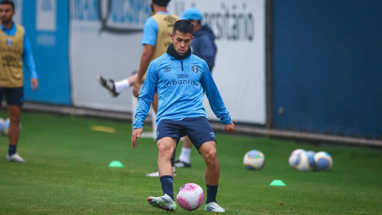 Grêmio encaminha equipe para enfrentar o Atlético-MG