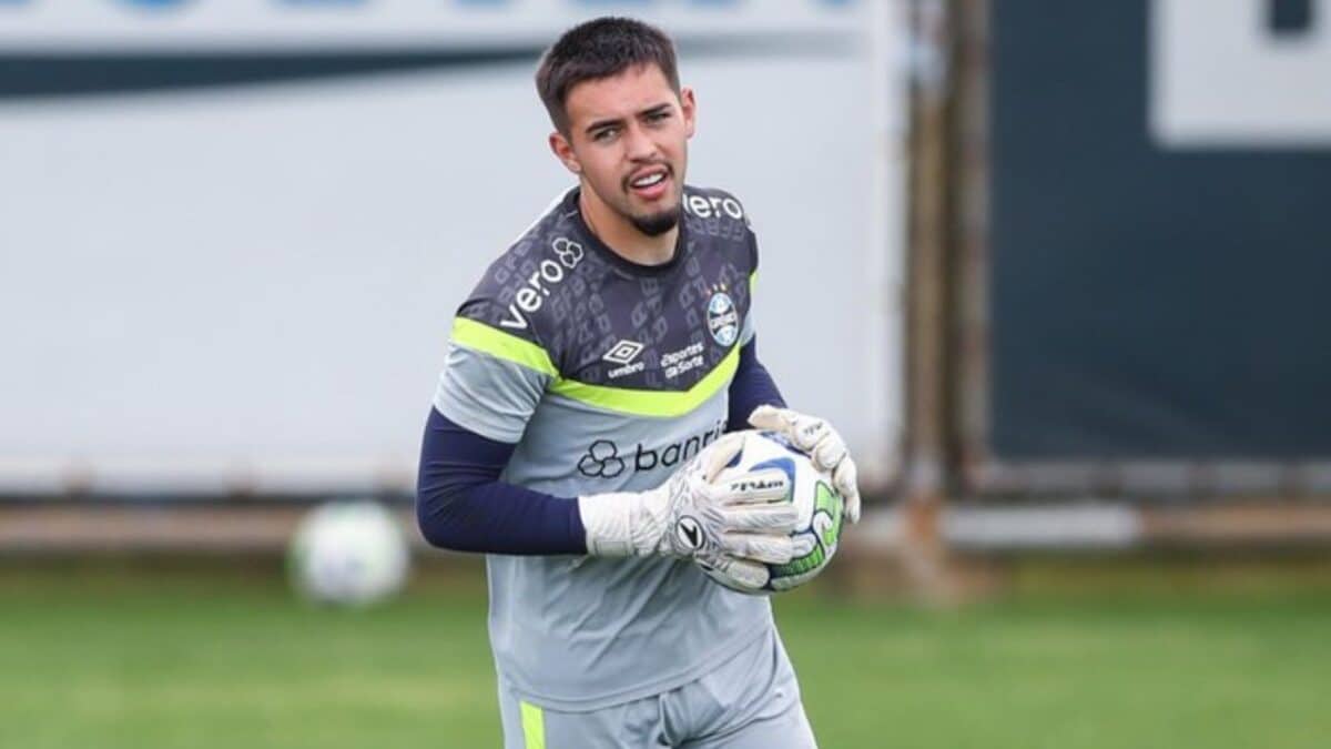 Grêmio libera goleiro da base por motivo bastante específico: “o menor”