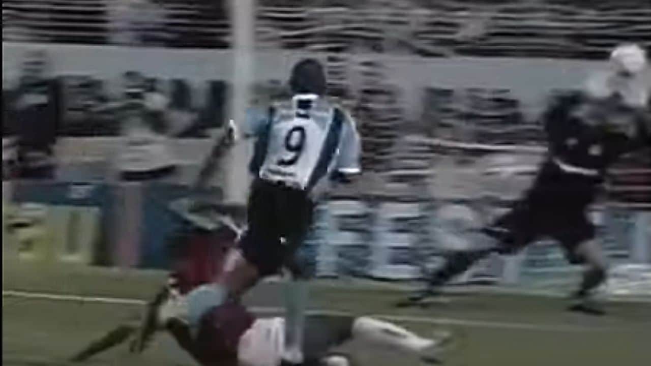 Grêmio se inspira em GreNal histórico para superar o rival