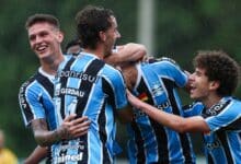 Grêmio vence de virada na Copa FGF