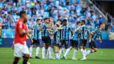 Meio campo do Grêmio pode sofrer alteração e disputa está aberta