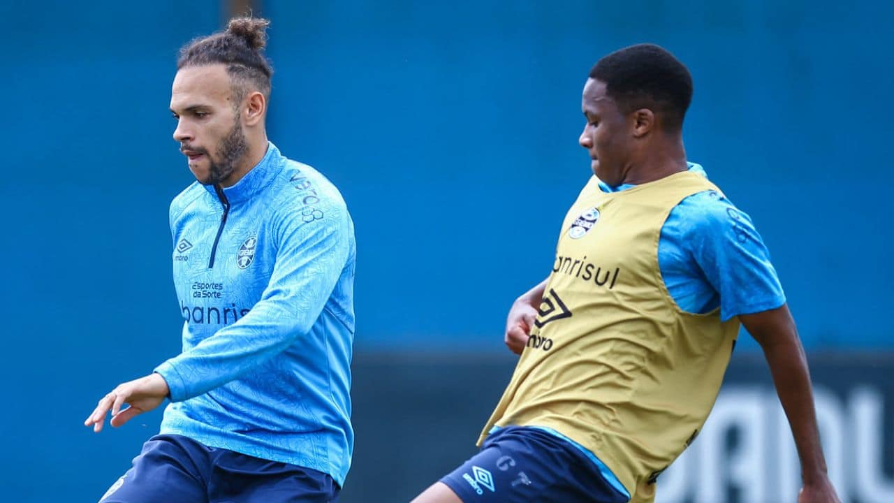 Recheado de garotos, treino do Grêmio foi agitado nesta quarta-feira