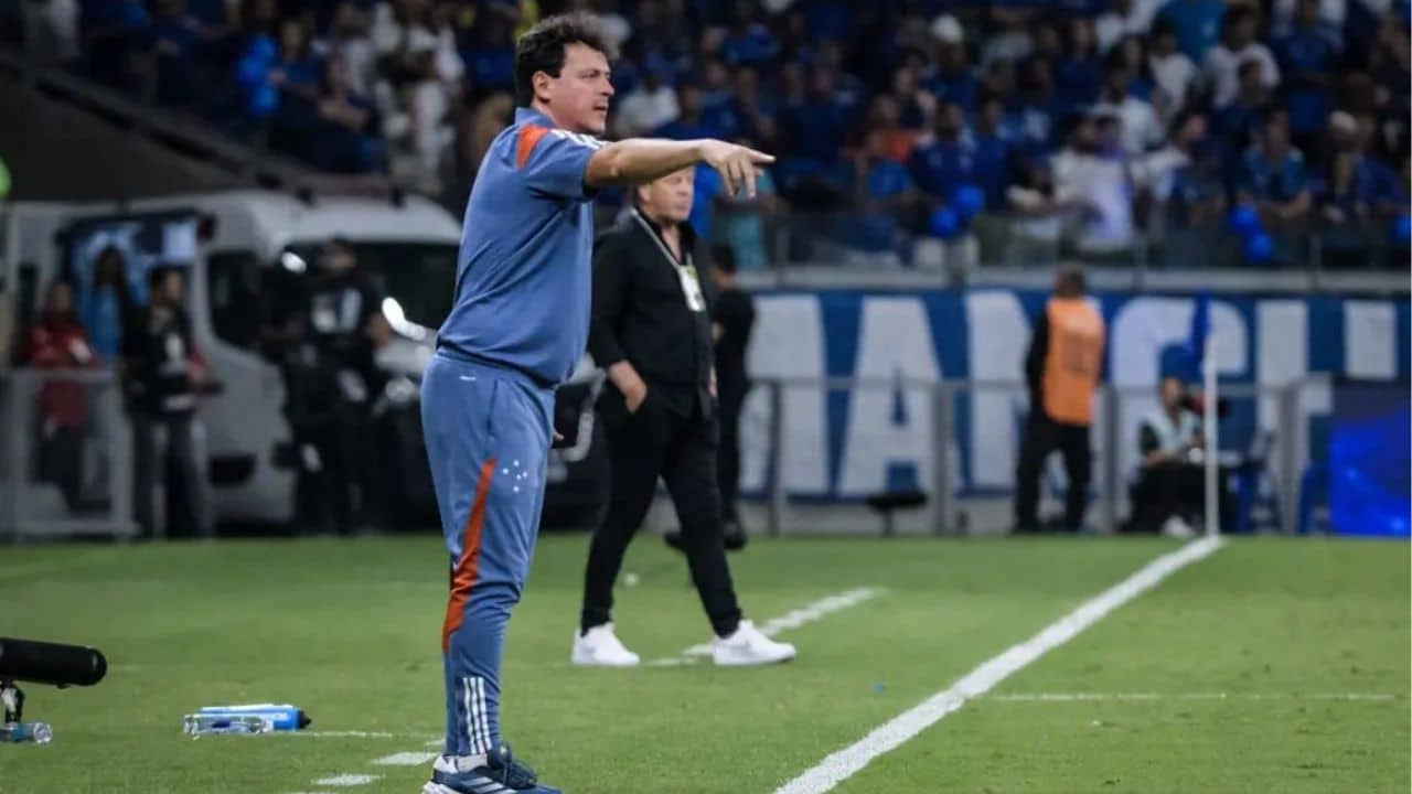 Fernando Diniz critica lance do gol do Cruzeiro contra o Grêmio