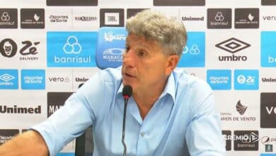 Renato Portaluppi alerta que jogadores não devem mais conceder coletiva logo após jogo